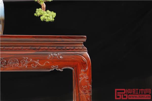 古森紅木家具色澤亮麗,線條優(yōu)美 古森紅木家具色澤亮麗,線條優(yōu)美