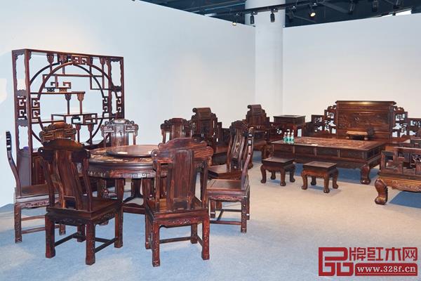 偉世鴻泰展位現(xiàn)場(chǎng),明清古典精品佳作,恢弘大氣 偉世鴻泰展位現(xiàn)場(chǎng),明清古典精品佳作,恢弘大氣