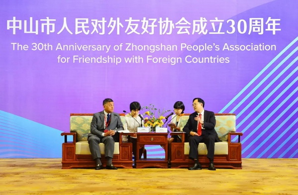 東成紅木登國際舞臺，展大國文化自信
