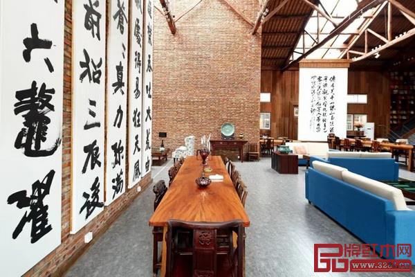 家居空間揉進文創藝術最細膩的情感,置身于其中的觀者、居者,都對其鐘愛有加(濟南天地儒風孔子文化產業有限公司供圖) 家居空間揉進文創藝術最細膩的情感,置身于其中的觀者、居者,都對其鐘愛有加(濟南天地儒風孔子文化產業有限公司供圖)