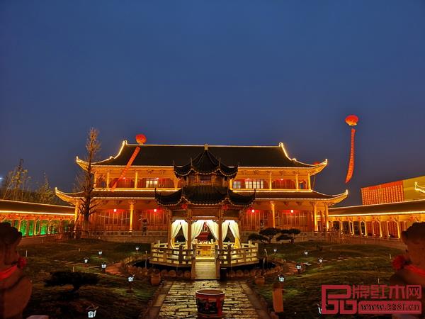 魯班木藝以新的角度和觀念與傳統(tǒng)工藝結(jié)合,把一個(gè)中國式雅致生活方式立體真實(shí)的呈現(xiàn)在世界面前 魯班木藝以新的角度和觀念與傳統(tǒng)工藝結(jié)合,把一個(gè)中國式雅致生活方式立體真實(shí)的呈現(xiàn)在世界面前