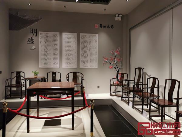 魯班木藝展覽館里的家具氣韻融通,不見斧鑿痕跡,可謂美輪美奐 魯班木藝展覽館里的家具氣韻融通,不見斧鑿痕跡,可謂美輪美奐