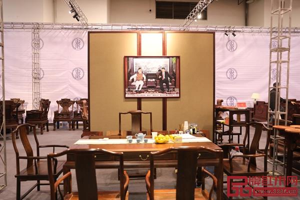 雅典紅木參展茶臺(tái) 雅典紅木參展茶臺(tái)