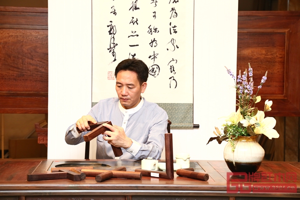 當了一年多廠長后,陳新平開始信念涌動,初試創業 當了一年多廠長后,陳新平開始信念涌動,初試創業