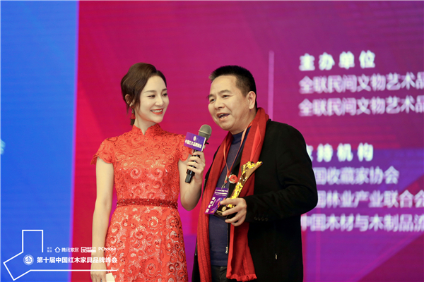 國祥紅木董事長張國強接受湖北衛視主持人劉熙燁采訪.jpg