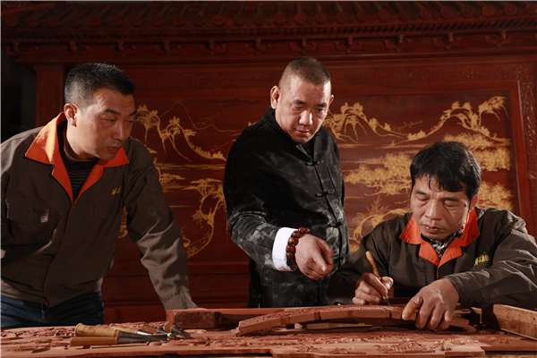 軍工品質(zhì)是華廈·大不同生產(chǎn)家具不變的初心.jpg 軍工品質(zhì)是華廈·大不同生產(chǎn)家具不變的初心.jpg