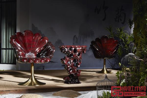 當代君子《梅蘭竹菊》系列,不僅體現了君子情懷,還表現出園林中“處處皆有詩,無處不入畫”的意境 當代君子《梅蘭竹菊》系列,不僅體現了君子情懷,還表現出園林中“處處皆有詩,無處不入畫”的意境