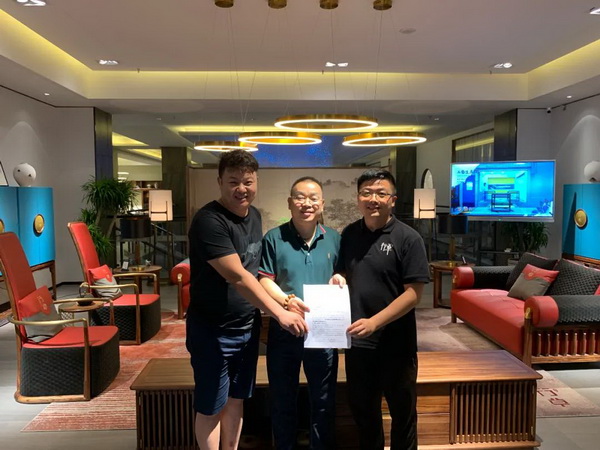 行草全系列旗艦店開業(yè)當天，簽約不斷