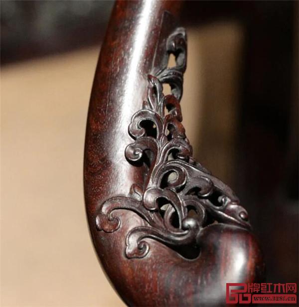 紫檀有束腰帶托泥圈椅局部細節(jié)圖 紫檀有束腰帶托泥圈椅局部細節(jié)圖