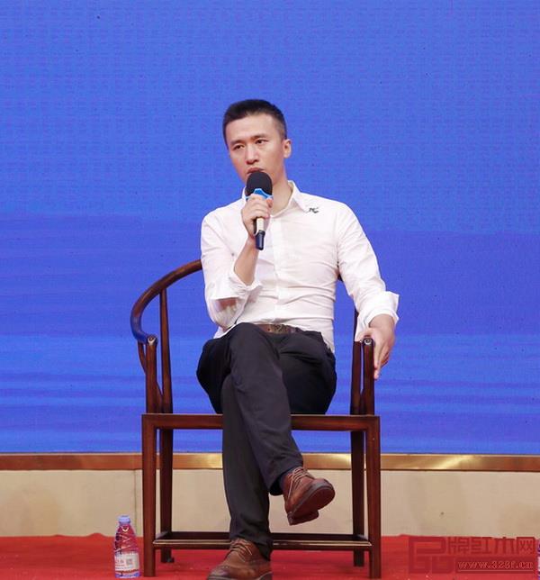 廣東省新中式家具設計工程技術研究中心主任陳振益 廣東省新中式家具設計工程技術研究中心主任陳振益