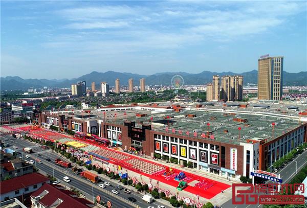 花園紅木家具城開業(yè)十周年慶典暨2020中國·花園紅木家具展銷會隆重舉行.jpg 花園紅木家具城開業(yè)十周年慶典暨2020中國·花園紅木家具展銷會隆重舉行.jpg