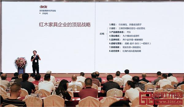 論壇形式多樣,從專家大咖主題分享、同臺對話到專題講座 論壇形式多樣,從專家大咖主題分享、同臺對話到專題講座