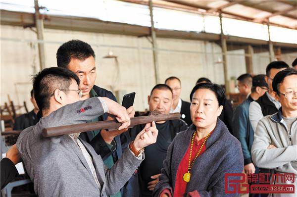 明堂紅木經銷商參觀生產工廠.jpg 明堂紅木經銷商參觀生產工廠.jpg
