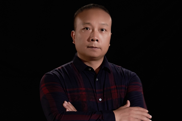 天工坊紅木王月明：想要向前一大步，先把一條腿站穩(wěn)