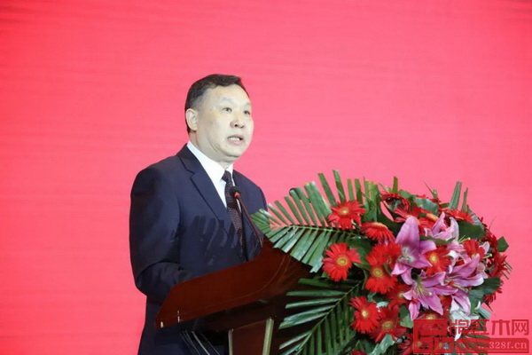 中國家具協會理事長徐祥楠發表重要講話 中國家具協會理事長徐祥楠發表重要講話