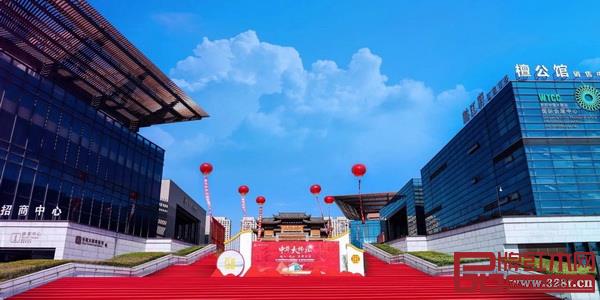 11月1日,以“初心·匠心·美好生活”為主題的首屆“中華大師匯”在浙江東陽隆重舉辦 11月1日,以“初心·匠心·美好生活”為主題的首屆“中華大師匯”在浙江東陽隆重舉辦