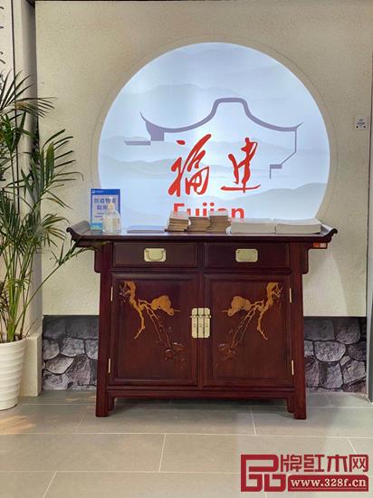 懷古紅木再次受福建省商務廳邀請，攜精品典藏家具亮相第三屆中國國際進博會