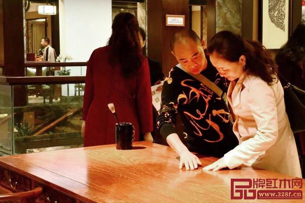 “得女性才得消費市場”,對于紅木家具企業來說,是可以抓住的營銷新機會 “得女性才得消費市場”,對于紅木家具企業來說,是可以抓住的營銷新機會