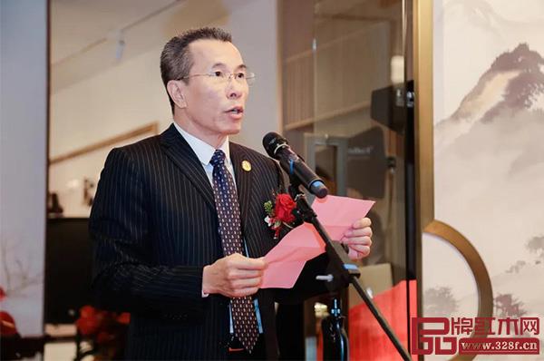永華家具董事長陳達強致辭 永華家具董事長陳達強致辭