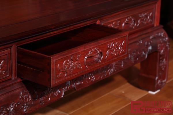 沙發(fā)運(yùn)用人體工學(xué)理念,坐感舒適 沙發(fā)運(yùn)用人體工學(xué)理念,坐感舒適