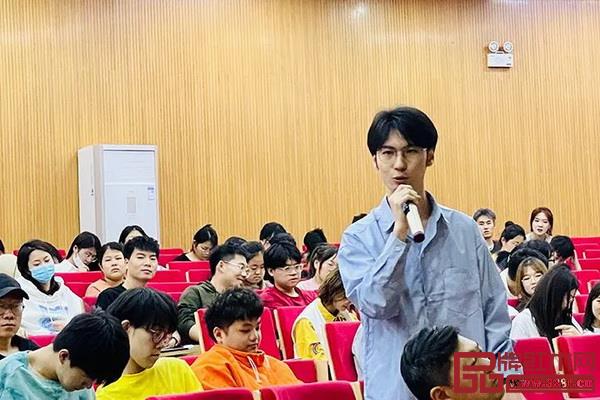 同學們踴躍提問