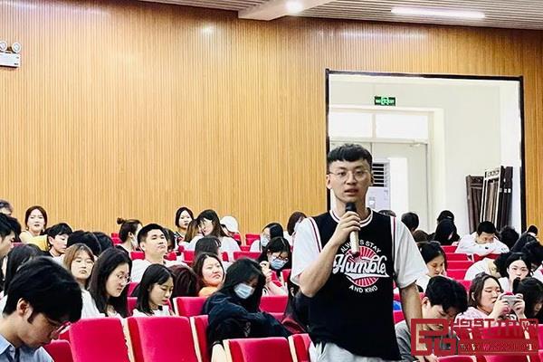 同學們踴躍提問