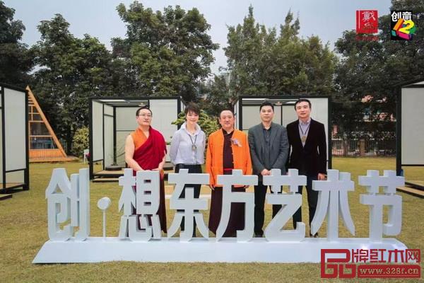 翁肖尤圍繞品牌戰(zhàn)略規(guī)劃,定期組織策劃獨有的創(chuàng)意藝術文化活動,盡顯品牌文化格調(diào) 翁肖尤圍繞品牌戰(zhàn)略規(guī)劃,定期組織策劃獨有的創(chuàng)意藝術文化活動,盡顯品牌文化格調(diào)