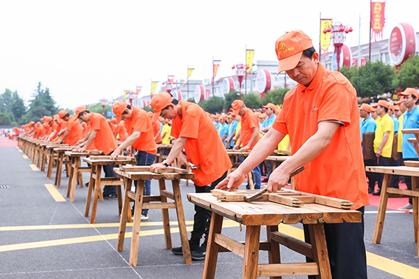 紅木藝術喜頌盛世 花園工匠同場獻技
