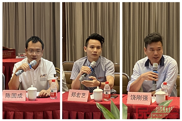 學會理事、沙溪理工學校教師陳國成(左),學會理事、印巷森刻品牌總經理鄭宏藝(中),學會理事、梵居檀苑品牌創始人饒剛強(右)進行發言 學會理事、沙溪理工學校教師陳國成(左),學會理事、印巷森刻品牌總經理鄭宏藝(中),學會理事、梵居檀苑品牌創始人饒剛強(右)進行發言