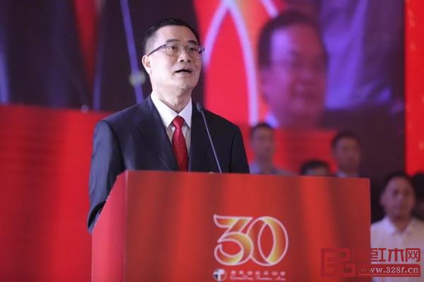 廣東省家具協會第七屆理事會會長王克作題為《承上啟下 繼往開來》就職演講 廣東省家具協會第七屆理事會會長王克作題為《承上啟下 繼往開來》就職演講