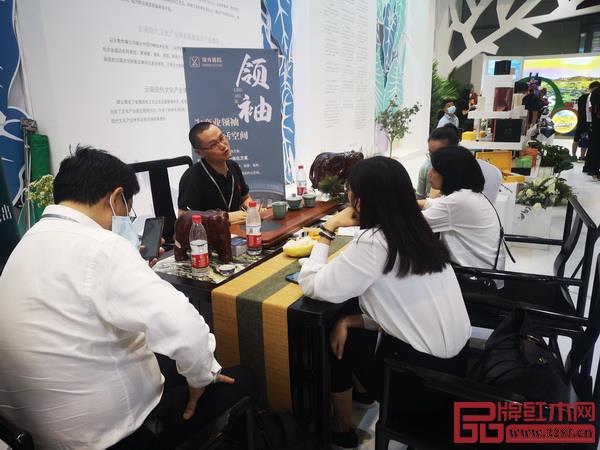 文博會期間領秀雅院展區人氣火爆,備受關注和認可 文博會期間領秀雅院展區人氣火爆,備受關注和認可