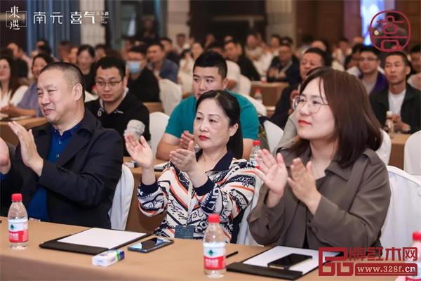 所有經銷商齊聚東磁大廈參加新品發布盛典