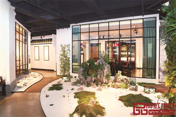一方庭院,百般風(fēng)雅,滋養(yǎng)了中國人的精神世界。 一方庭院,百般風(fēng)雅,滋養(yǎng)了中國人的精神世界。