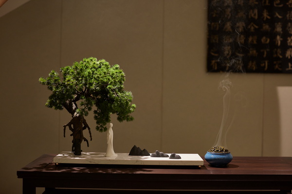 御華軒致力于為當(dāng)代中國(guó)人的家提供琴棋書畫詩(shī)酒花茶的優(yōu)雅生活方式 御華軒致力于為當(dāng)代中國(guó)人的家提供琴棋書畫詩(shī)酒花茶的優(yōu)雅生活方式