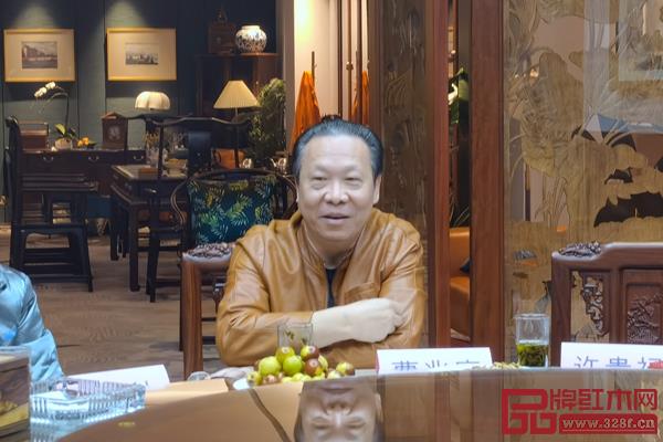 紅寶軒董事長曹兆庭發表觀點 紅寶軒董事長曹兆庭發表觀點