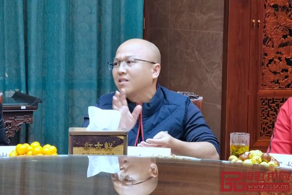 印巷森刻董事長陳文德發表觀點 印巷森刻董事長陳文德發表觀點