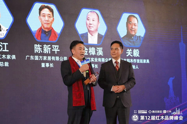 國方家居董事長陳新平接受中央電視臺軍事節(jié)目主持人唐劍采訪 國方家居董事長陳新平接受中央電視臺軍事節(jié)目主持人唐劍采訪