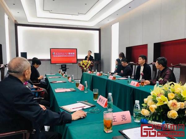廣東省第十三屆人大代表、廣東省家具協會會長王克致辭 廣東省第十三屆人大代表、廣東省家具協會會長王克致辭