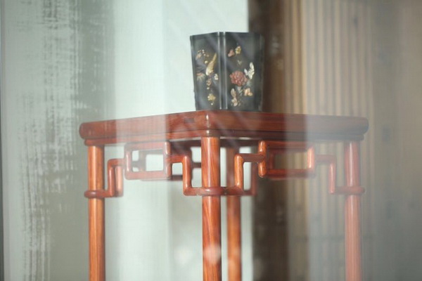 緬花大王紅橋紅：一件家具，折射出一個朝代的興衰！
