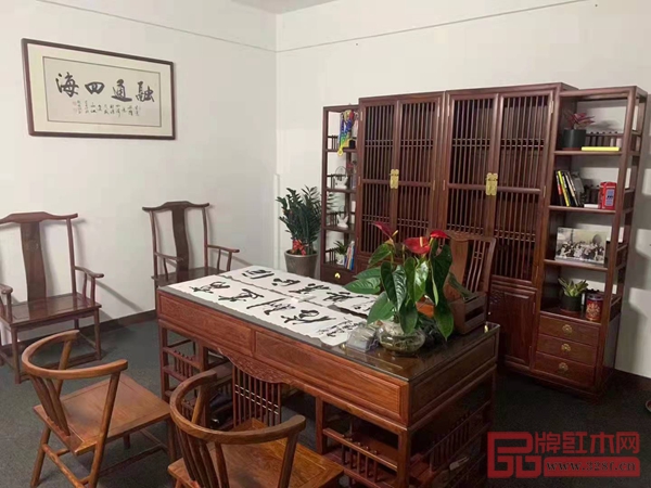 居典紅木帶產權證的刺猬紫檀《悅幾書房》用戶案例分享 居典紅木帶產權證的刺猬紫檀《悅幾書房》用戶案例分享