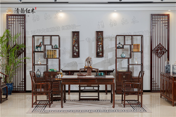 鑒賞巴里黃檀餐桌及沙發(fā)圖片，告訴你為什么巴里黃檀家具是家具首選？