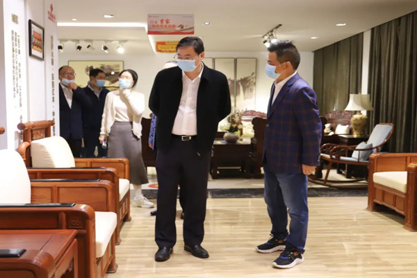 中信紅木：市委書記樓瑯堅走訪，調研企業發展現狀