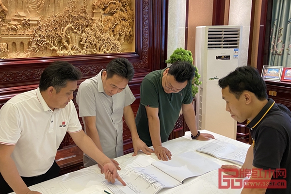 國方家居大師團隊正商討國家版本館—傳世工程木作項目相關事宜 國方家居大師團隊正商討國家版本館—傳世工程木作項目相關事宜