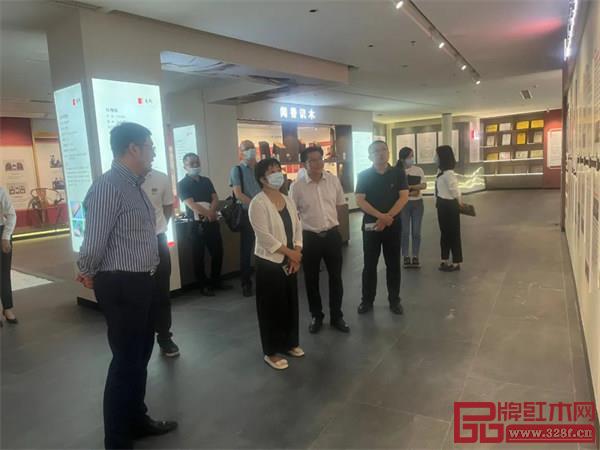 中山市企業(yè)知識產(chǎn)權保護流動工作室落戶東成紅木文化體驗館