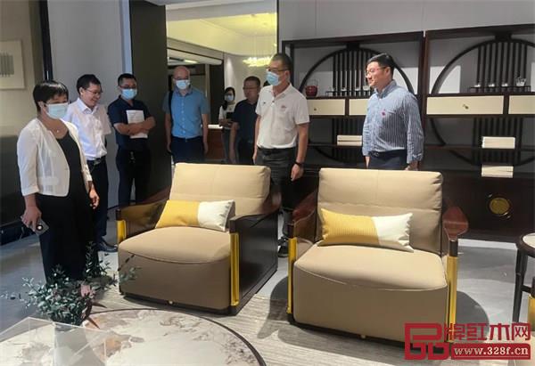 中山市企業(yè)知識產(chǎn)權保護流動工作室落戶東成紅木文化體驗館