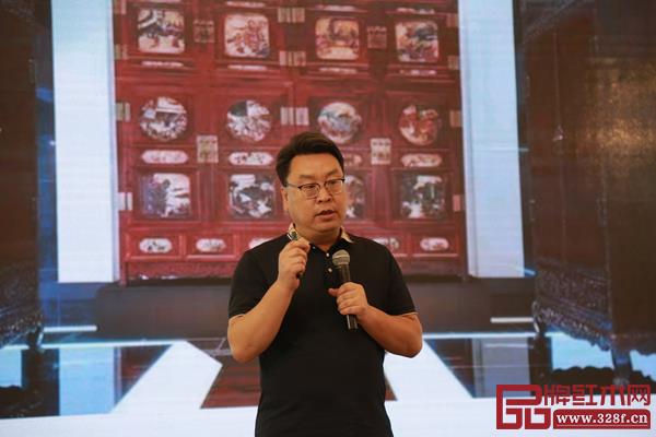 明堂紅木文化顧問、北京國博文物鑒定中心外聯部主任崔子瑞進行《博物館里的中式美學》主題分享.jpg 明堂紅木文化顧問、北京國博文物鑒定中心外聯部主任崔子瑞進行《博物館里的中式美學》主題分享.jpg