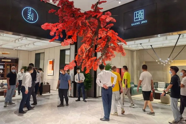 東成紅木驚艷亮相第37屆深圳國際家具展