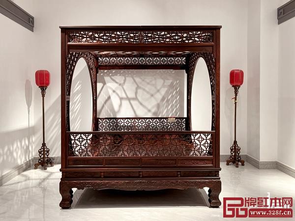 波記紫檀館精益求精,堅持“八無”生產標準,保證家具的品質 波記紫檀館精益求精,堅持“八無”生產標準,保證家具的品質