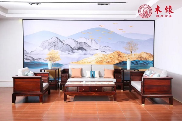 客廳沙發(fā)擺放有講究，木緣紅木6招攻略教您旺人旺宅！
