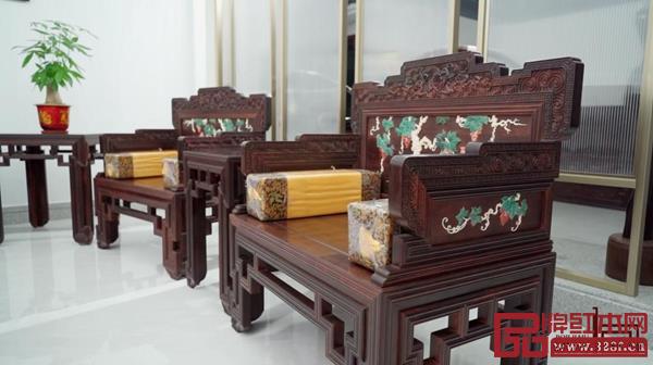 波記紫檀館《小葉紫檀提子寶座沙發(fā)》 波記紫檀館《小葉紫檀提子寶座沙發(fā)》
